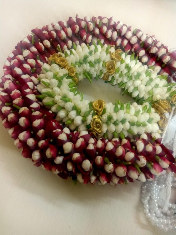 Bridal Flowers- Rose Petal with Nandiyavattai Gajra